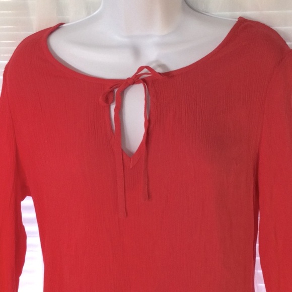 Francesca's Scalloped Edge Cover Up Sz S/M - Picture 2 of 9